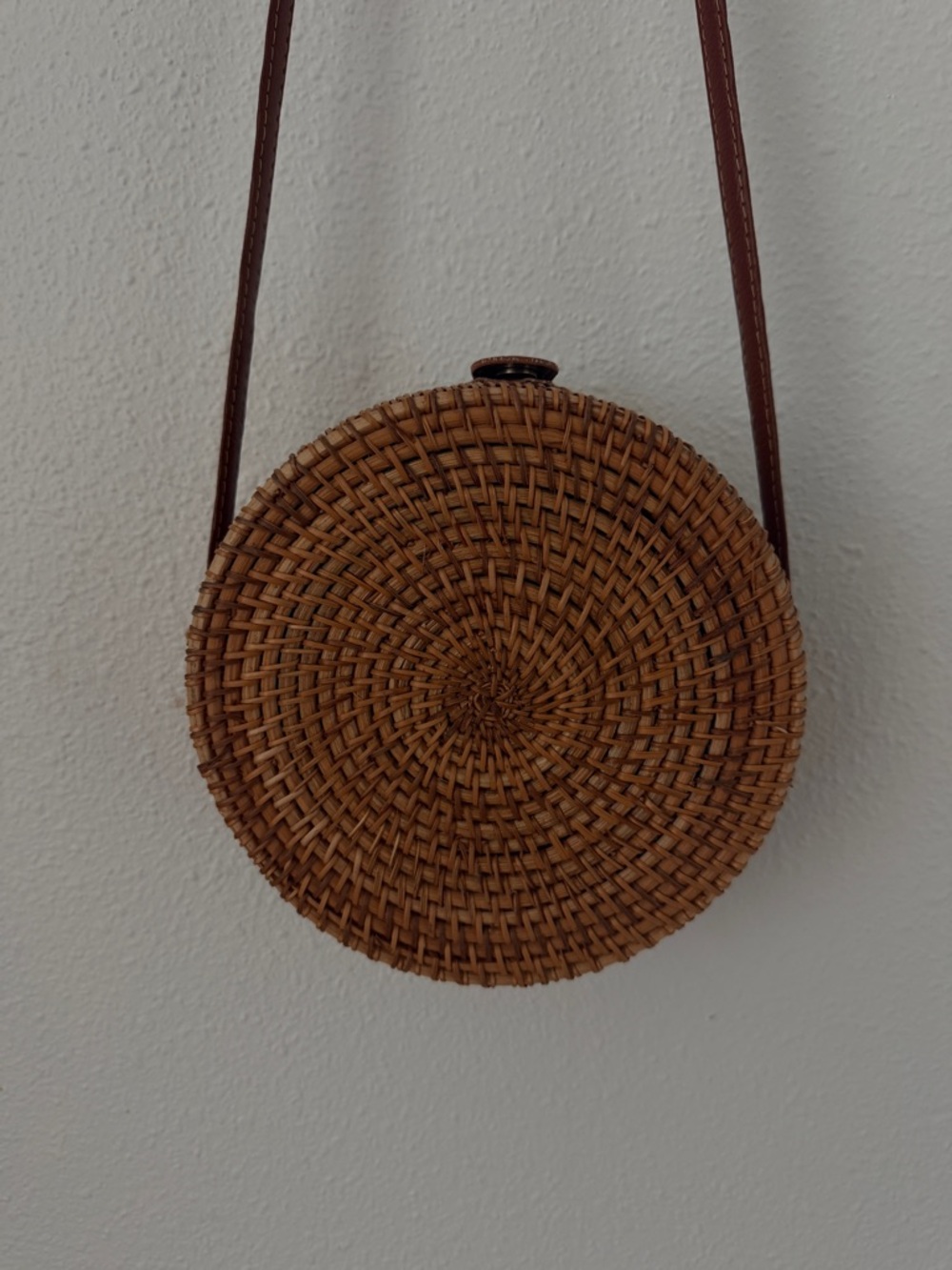 Woven Round Straw Crossbody Bag with Brown Trim - Picture 5 of 8
